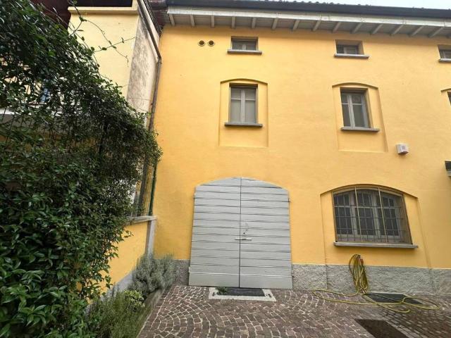Villa Schiera in vendita a Stradella, Lombardia