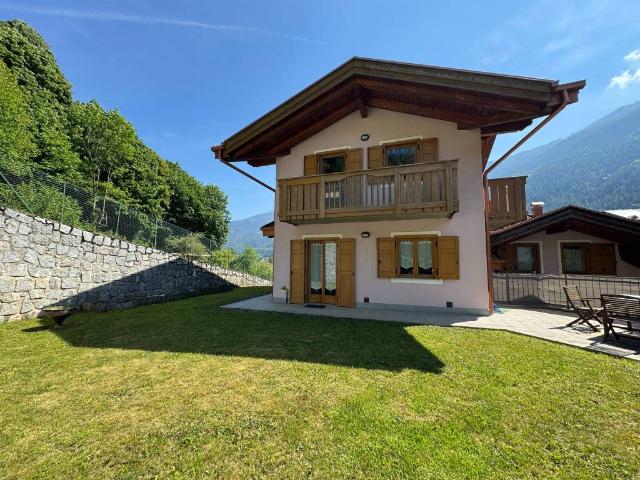 Villa Schiera in vendita a Comunità delle Giudicarie, Strembo