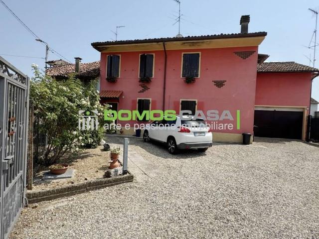 Villa Schiera in vendita a Suardi, Lombardia