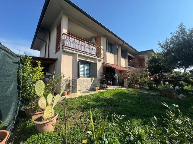 Villa Schiera in vendita a Suisio, Lombardia