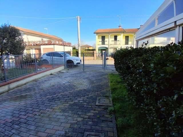 Villa Schiera in vendita a Taglio Di Po, Veneto