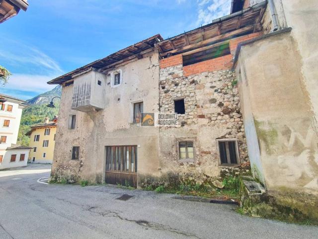 Villa Schiera in vendita a Taibon Agordino, Veneto