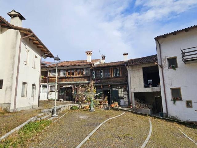 Villa Schiera in vendita a Lusevera, Friuli-Venezia Giulia