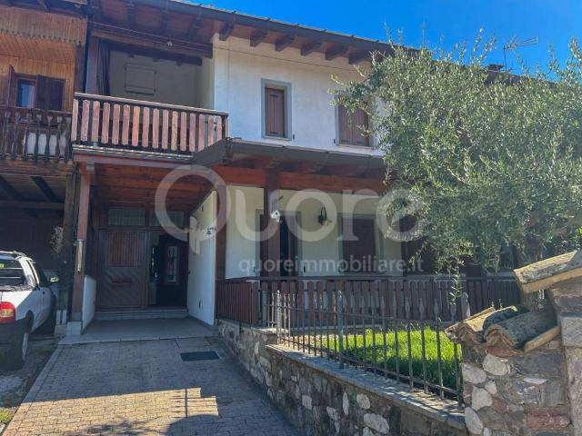 Villa Schiera in vendita a Monteaperta / Viškorša, Taipana