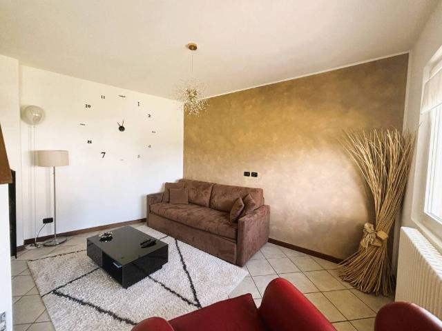 Villa Schiera in vendita a Talamona, Lombardia