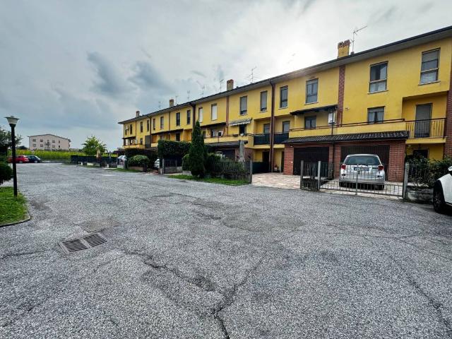 Villa Schiera in vendita a Tavazzano, Tavazzano Con Villavesco