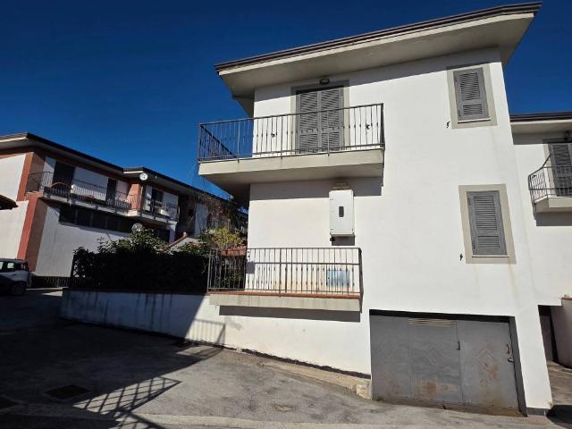 Villa Schiera in vendita a Teano, Campania