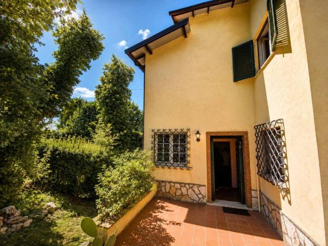 Villa Schiera in vendita a Terni, Umbria