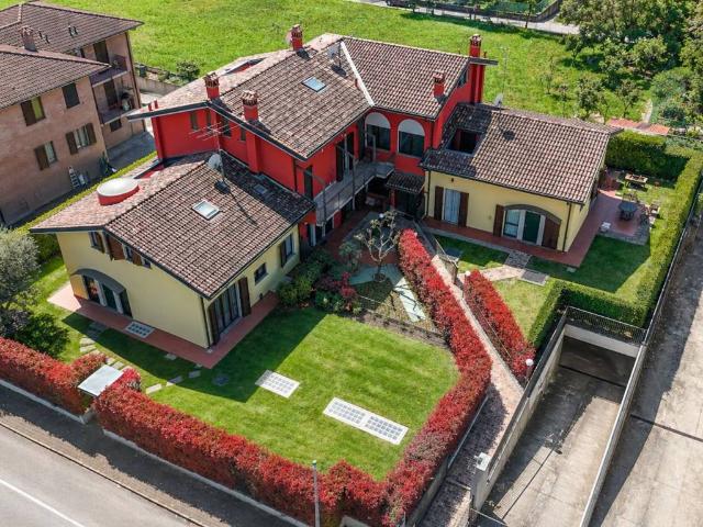 Villa Schiera in vendita a Terno D'isola, Lombardia