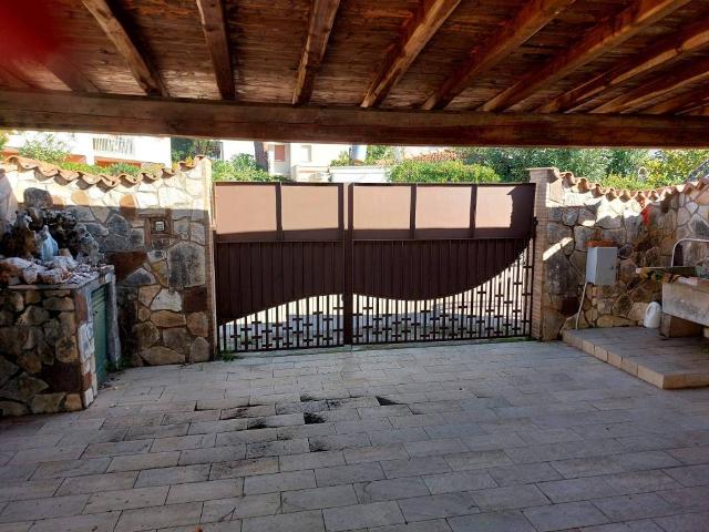 Villa Schiera in vendita a Lido di Enea, Terracina