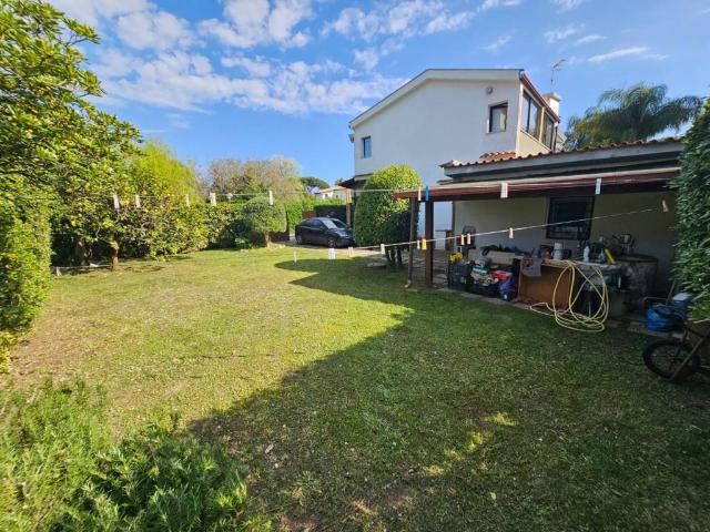 Villa Schiera in vendita a Lido di Enea, Terracina