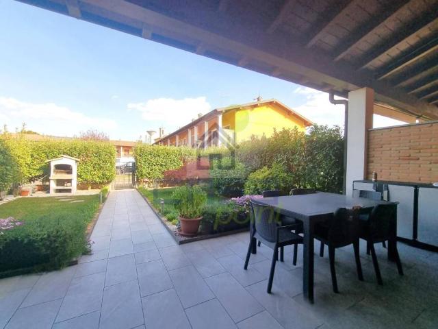 Villa Schiera in vendita a Cascine dei Passerini, Terranova dei Passerini