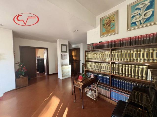 Villa Schiera in vendita a Terranuova Bracciolini, Toscana