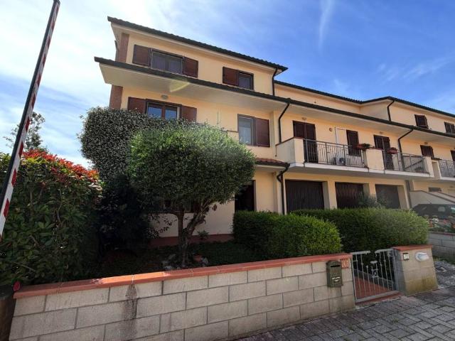 Villa Schiera in vendita a La Rosa, Terricciola
