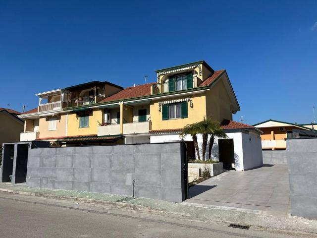 Villa Schiera in vendita a Teverola, Campania