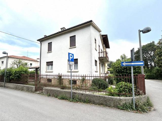 Villa Schiera in vendita a Centro, Thiene