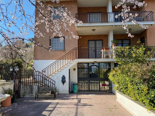 Villa Schiera in vendita a Roma Capitale, Lazio
