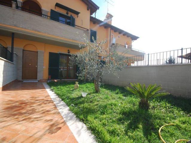 Villa Schiera in vendita a Bivio di San Polo, Roma Capitale