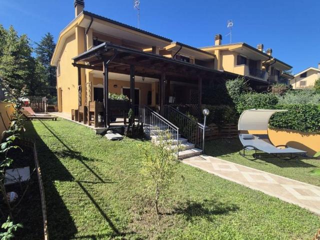 Villa Schiera in vendita a Bivio di San Polo, Roma Capitale