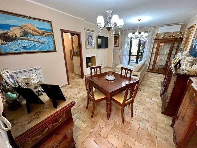 Villa Schiera in vendita a Izzalini, Umbria