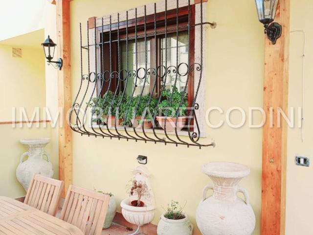 Villa Schiera in vendita a Izzalini, Umbria
