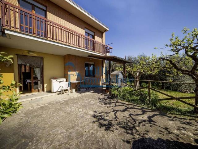 Villa Schiera in vendita a Izzalini, Umbria
