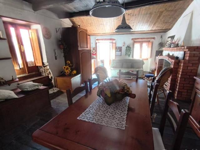 Villa Schiera in vendita a Tonara, Sardigna/Sardegna