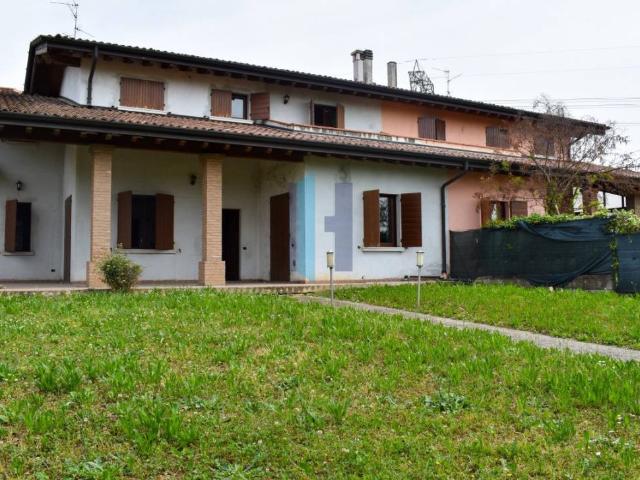 Villa Schiera in vendita a Torbole Casaglia, Lombardia