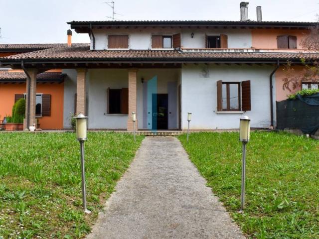 Villa Schiera in vendita a Torbole, Torbole Casaglia