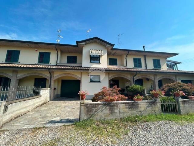 Villa Schiera in vendita a Torre Beretti, Lombardia