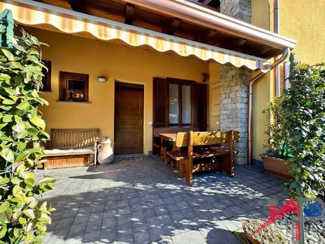 Villa Schiera in vendita a Torre De' Busi, Lombardia