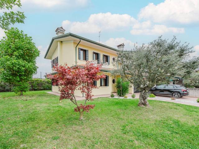 Villa Schiera in vendita a Torre Di Mosto, Veneto