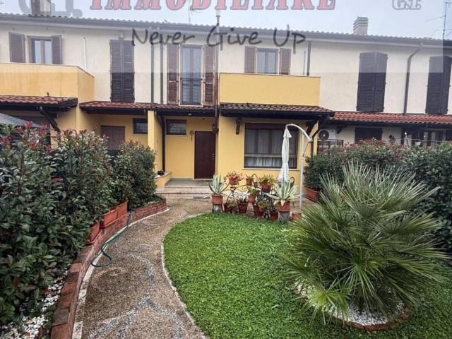 Villa Schiera in vendita a Torrevecchia Pia, Lombardia
