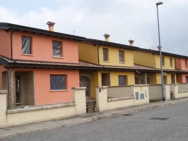 Villa Schiera in vendita a Torricella Del Pizzo, Lombardia