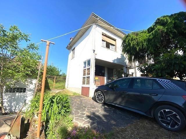 Villa Schiera in vendita a Torricella Verzate, Lombardia
