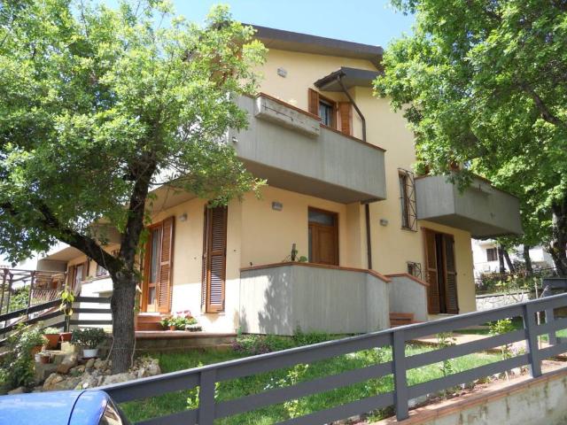 Villa Schiera in vendita a Torrita, Toscana