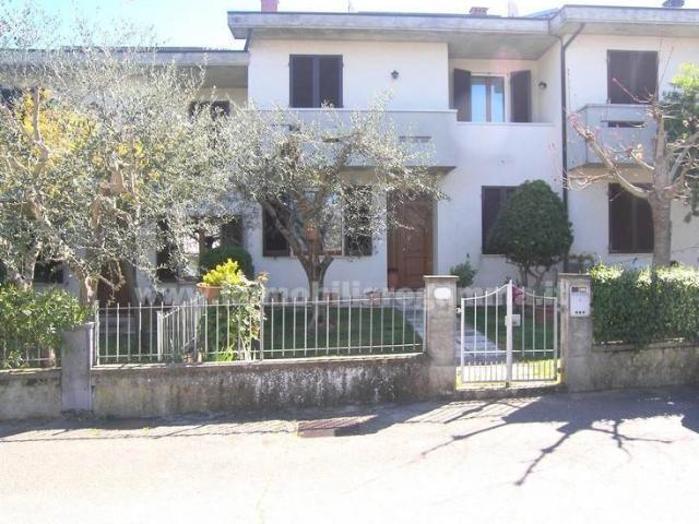 Villa Schiera in vendita a Torrita, Toscana
