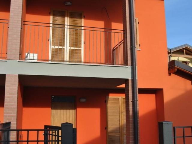 Villa Schiera in vendita a Tradate, Lombardia