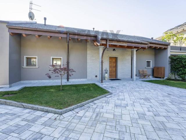 Villa Indipendente in vendita a Viggiona, Trarego Viggiona