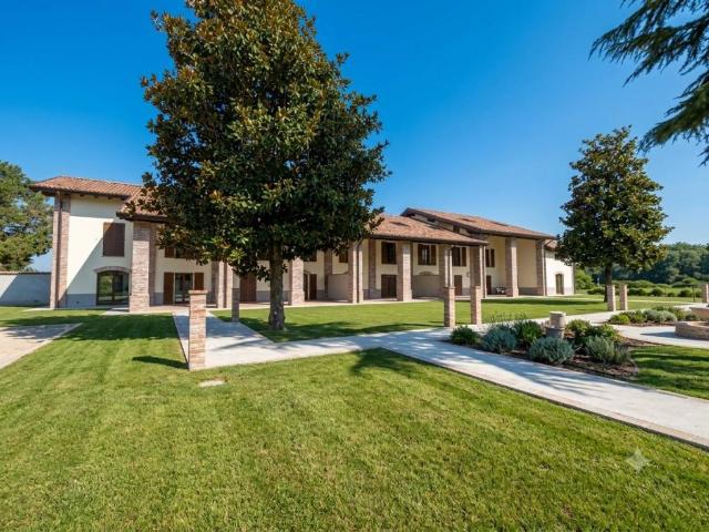 Villa Schiera in vendita a Travacò Siccomario, Lombardia