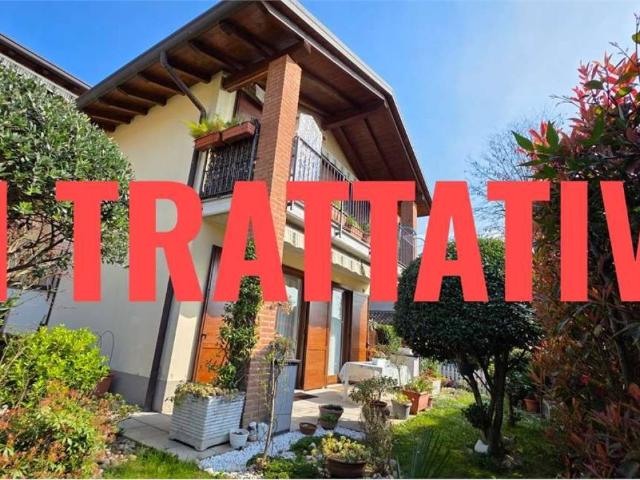 Villa Schiera in vendita a Travedona Monate, Lombardia