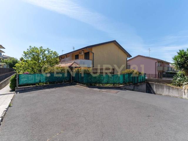 Villa Schiera in vendita a Immacolata, Tremestieri Etneo