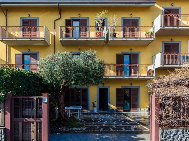 Villa Schiera in vendita a Canalicchio, Tremestieri Etneo