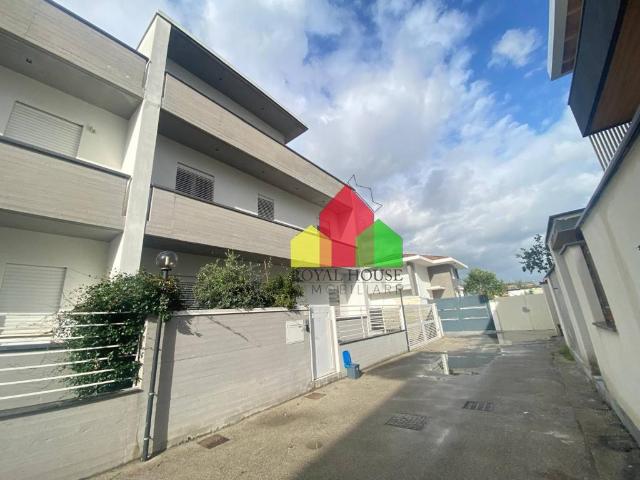 Villa Schiera in vendita a Lusciano, Campania