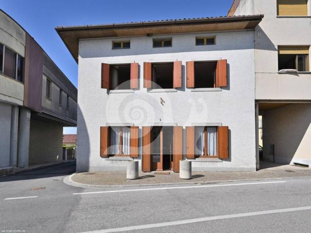 Villa Schiera in vendita a Treppo Grande, Friuli-Venezia Giulia