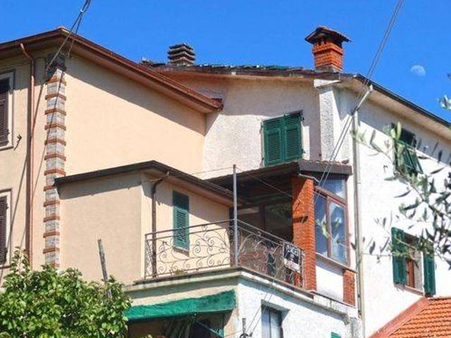 Villa Schiera in vendita a Unione di comuni Montana Lunigiana, Tresana