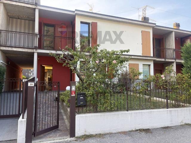 Villa Schiera in vendita a Minardi, Trescore Balneario
