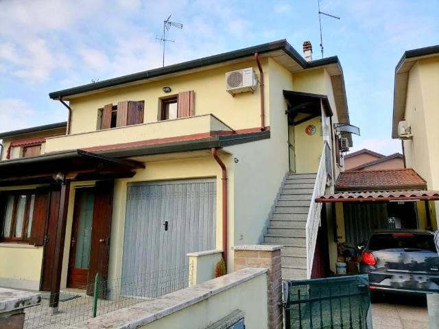 Villa Schiera in vendita a Unione Terre e Fiumi, Tresigallo