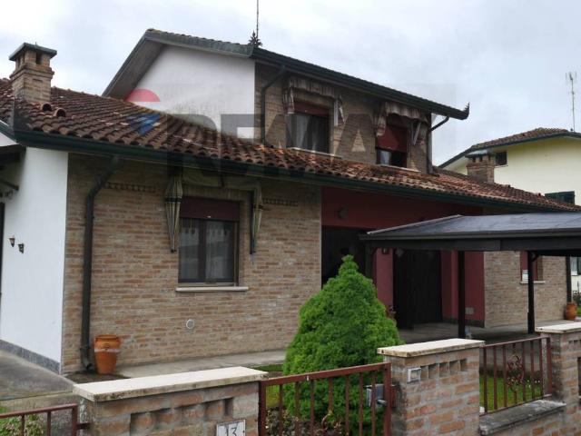 Villa Schiera in vendita a Unione Terre e Fiumi, Formignana