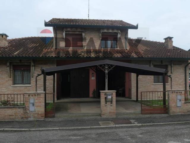 Villa Schiera in vendita a Unione Terre e Fiumi, Formignana